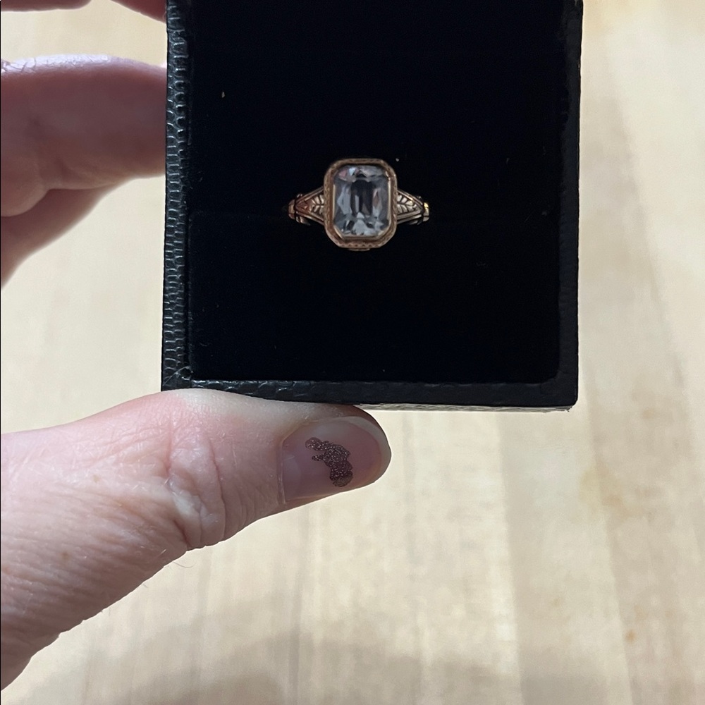 Vintage 10k Yellow Gold Blue Spinel Ring